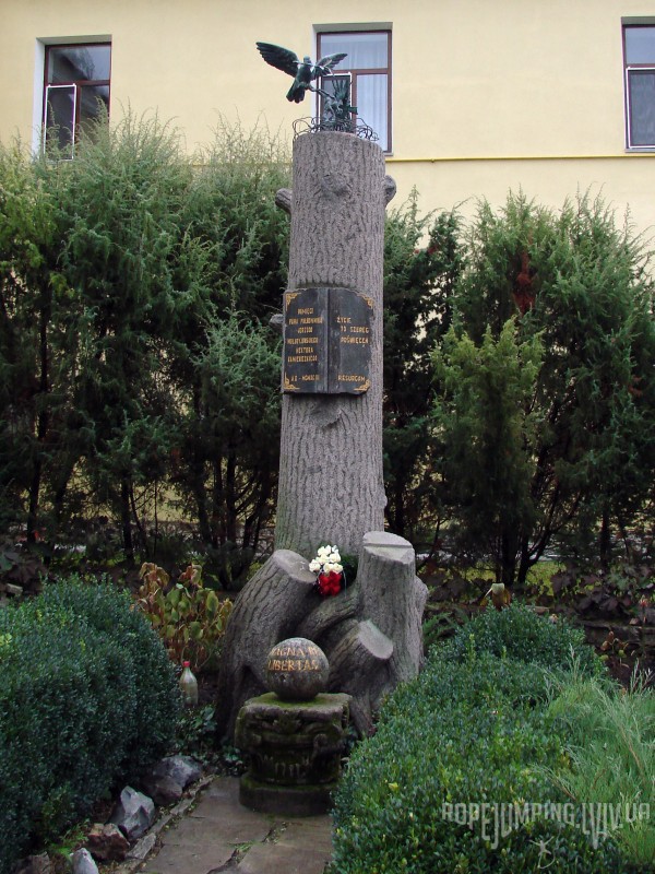 Пам’ятник Єжи Володієвському